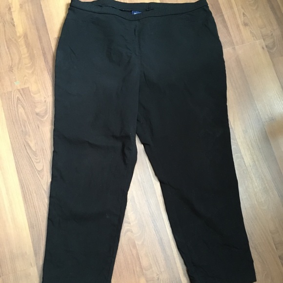 Basic Editions black cropped 3/4 length dress pants w/ pockets - Picture 1 of 5